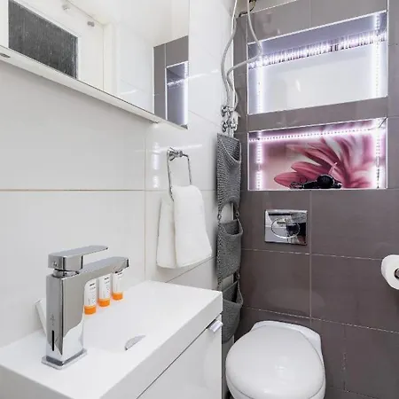 Apartment Split Level Microapartment Cracow Old Town By Renters
